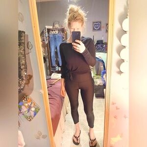 🎈Under Armour🎈BUY 1 GET 1 🆓🎈Mesh Panels/Cropped  Leggings Sz M